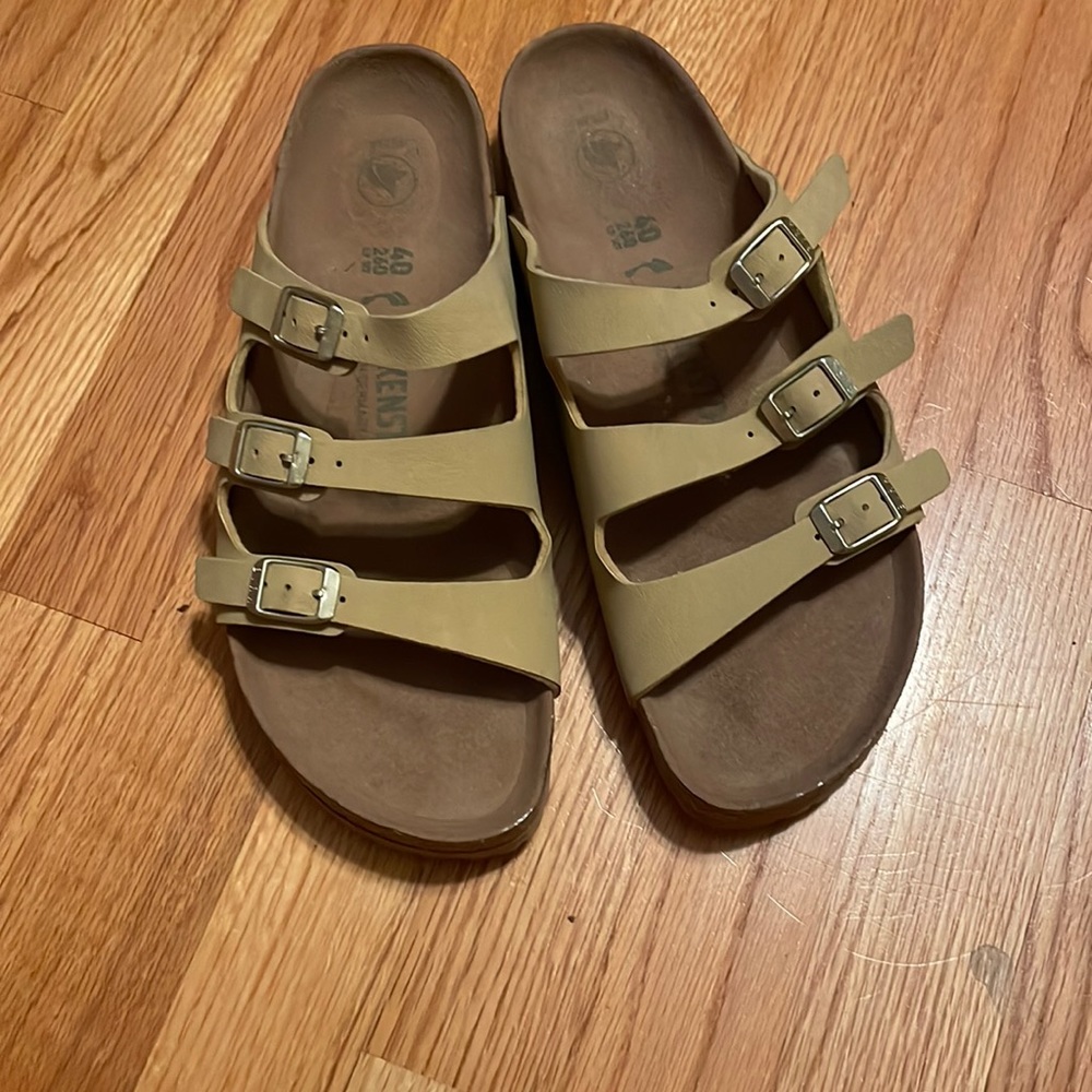 Vegan light brown birkenstocks